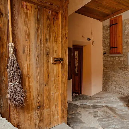 Maison De L'Ecureuil Courmayeur Exterior photo