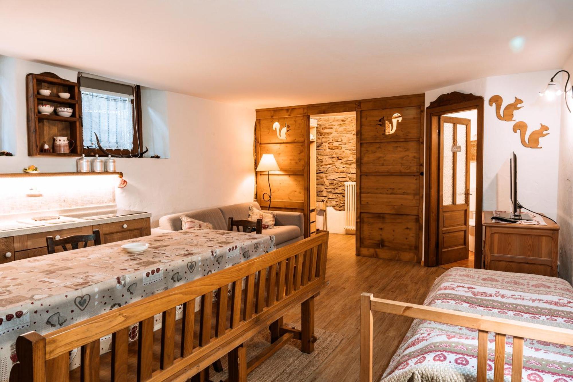 Maison De L'ecureuil Apartment *